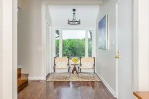 The Lakeview Luxe Getaway - Image 3