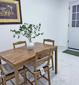 1 Bed Apartment-Wi-Fi-Quiet Brandon Oasis Stay - Image 2