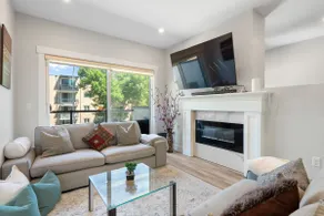 Central 3 Bed 3.5 Bath With AC - 5 Minutes To DT - Image 2