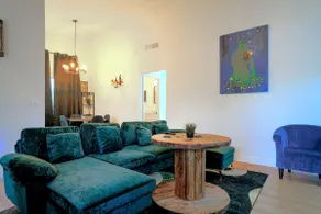 Vibrant Vegas Retreat~Quiet~Cozy~18 min to Strip - Image 5