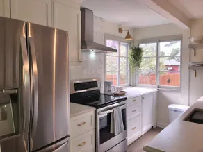 Contemporary Cottage 5 min walk to major bike path - Image 5