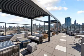 Downtown Chicago Retreat 2BD 2BA Views Gym Rooftop - Image 4
