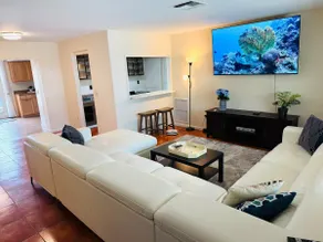 Naples Comfortable Casa - Image 2