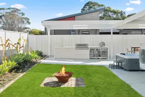 White Haven | Sleeps 13,Spa, Fire Pit & Pizza Oven - Image 2