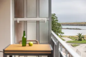 Modern Apartment with Stunning Terrace & Sea Views - Image 3