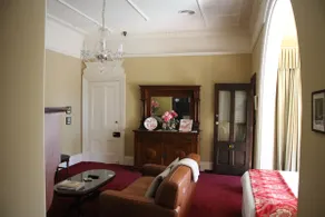 Loloma House - Ruby Suite - Image 3
