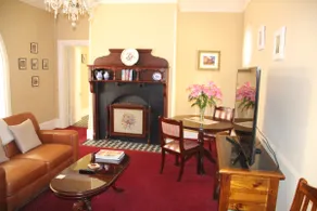 Loloma House - Ruby Suite - Image 4