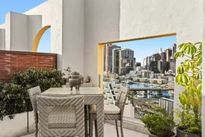 1 BR Pyrmont Penthouse with Private Rooftop - Image 3