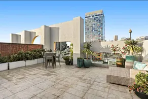 1 BR Pyrmont Penthouse with Private Rooftop - Image 4