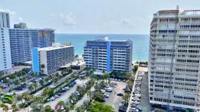 Beachfront balcony room - Image 3