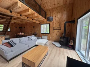 Le Pin Rouge Cozy Chalet with Hot Tub - Image 2
