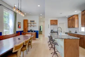 Sleeps 16|HotTub|Arcade|4bath|KingBeds|ChefKitchen - Image 2