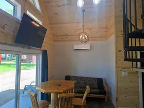 Cabin 5 at Beachside Resort - Image 3