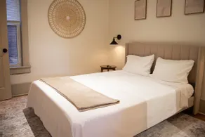 Furnished 2BR Historic Corn Hill - Image 4