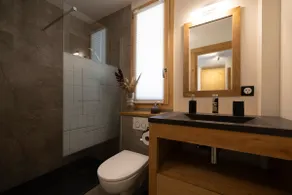 4BR 4BTH Chalet | Jacuzzi | NordicBath - Image 5