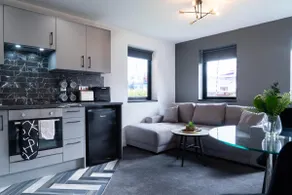 Cosy 1 bed apartment close to city centre - Image 2