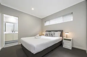 Entire 3-Bedroom Home in Mirrabooka Town Centre - Image 5