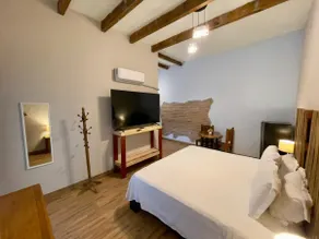 Central apartment and terrace - Image 4