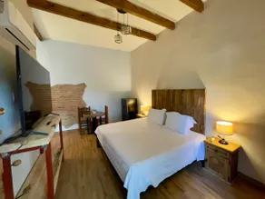 Central apartment and terrace - Image 3