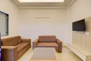 1 bhk Cozy Serviced Apartment N/B Golf Course Road - Image 3