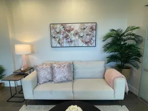 Downtown Spotless 2 Bed 2 Bath with 6 appliances - Image 5