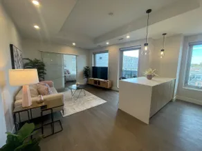 Downtown Spotless 2 Bed 2 Bath with 6 appliances - Image 3