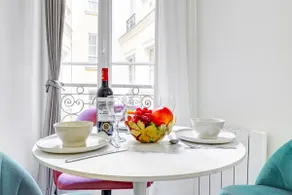 Suite Élodie - Authentic Parisian apartment - Image 5