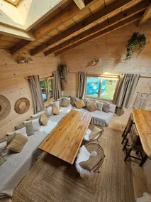 Charming cottage with private Jacuzzi & massage chair - Image 2