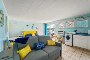 Studio Condo, Deck, Pool, Hot Tub, Playground - Image 2