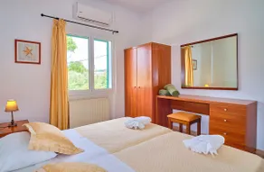 Roula's Studio & Apartment - Image 5