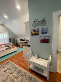 Cozy Studio Near Downtown - Image 5