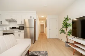 Cozy & Spacious 2BR Guest Suite, Near Vancouver - Image 2