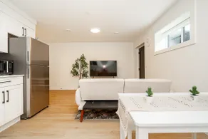 Cozy & Spacious 2BR Guest Suite, Near Vancouver - Image 3