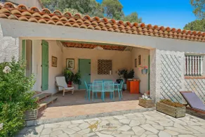 Ground floor of villa, terrace, private pool, park, nature - Image 2