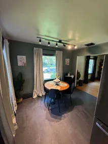 The Garden House | Renovated 2BR | Walk to LLWS - Image 3