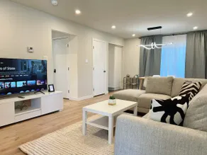 Wabi Way – Serene King Suite Near Stanford - Image 2