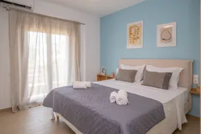 Sea View Apartment - Image 3