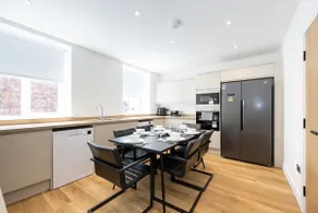 Stanway Apartments- Free Parking & Close To Tram Stop - Image 2
