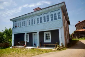 Stylish Eco Home Near Asturias Beaches - Image 2