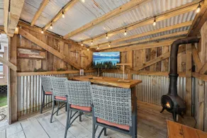Hidden Valley, Sleeps 7, Backyard Bar, Hot Tub - Image 2
