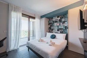 Park Towers 15 - Design - Large Terrace - AC - Image 3