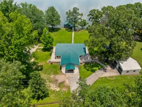 Neely Henry Lake Front Retreat - Image 4