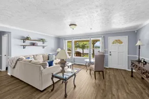 Neely Henry Lake Front Retreat - Image 3