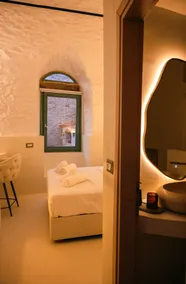 Stunning apartment with a dome - Image 5