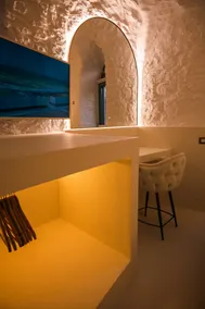 Stunning apartment with a dome - Image 4