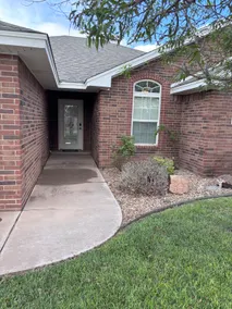 Spacious 4 BR Family Home - Image 2
