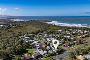 Stevie Mae's | Retro 2BR house | walk to 2 beaches - Image 4