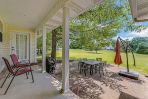 Reel & Rest ~ jacuzzi tub, patio, 2mi from river - Image 2