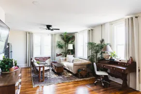 King Bed, Artisan Flat Downtown - Image 3