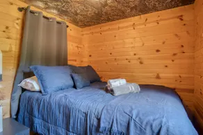 Cozy Ludington Cabin: Round Lake, Fishing, Dock - Image 5